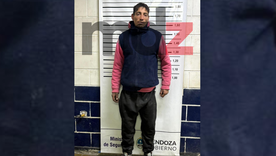 El sujeto fue capturado luego de que la propia víctima saliera a perseguirlo tras descubrir el robo de cables. El sujeto fue capturado luego de que la propia víctima saliera a perseguirlo tras descubrir el robo de cables.