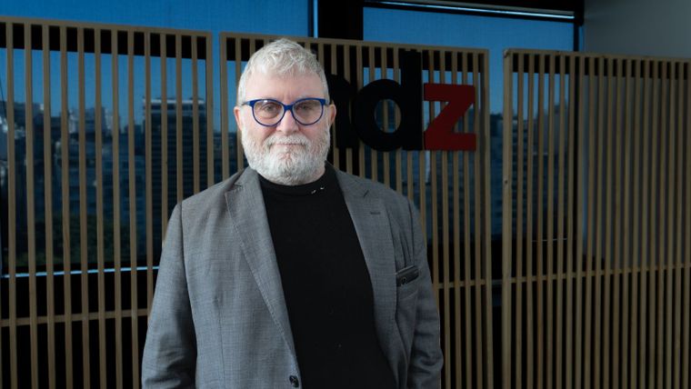 Además de dirigir obras de teatros, Ricky Pashkus es director del Instituto Argentino de Musicales
