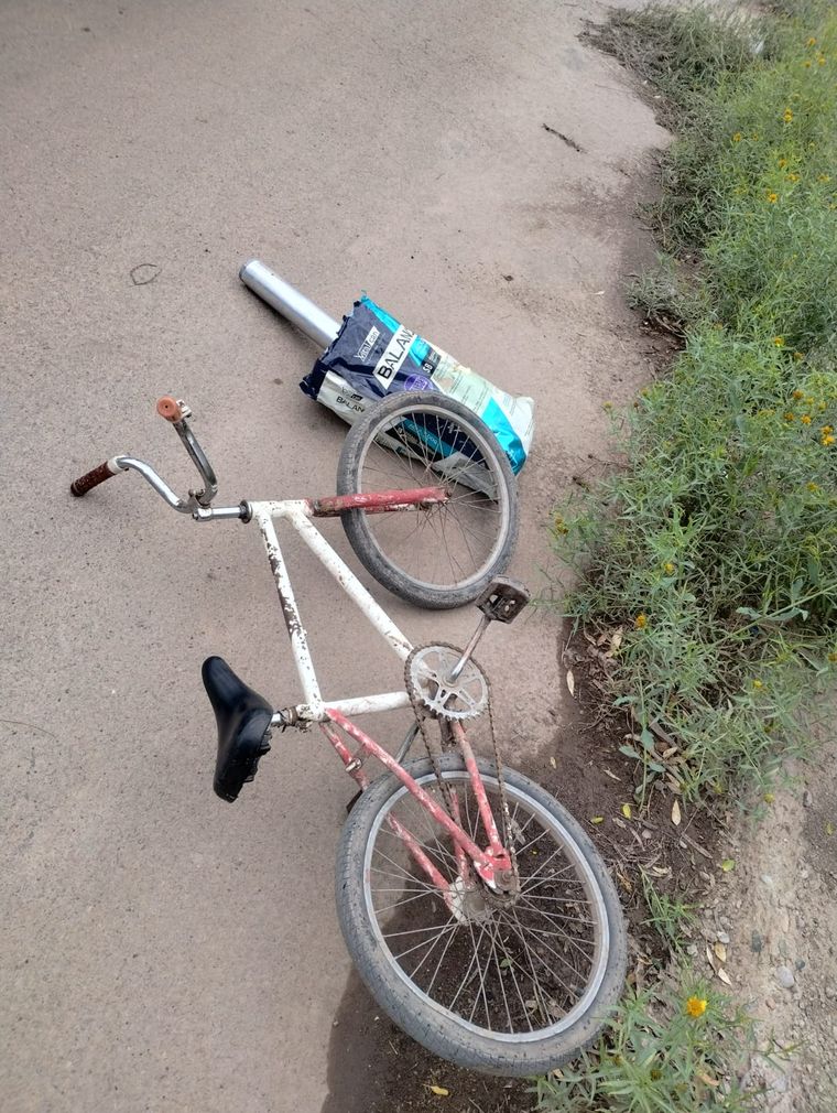La bicicleta rodado 20 en la que se movilizaba el sospechoso. La bicicleta rodado 20 en la que se movilizaba el sospechoso.