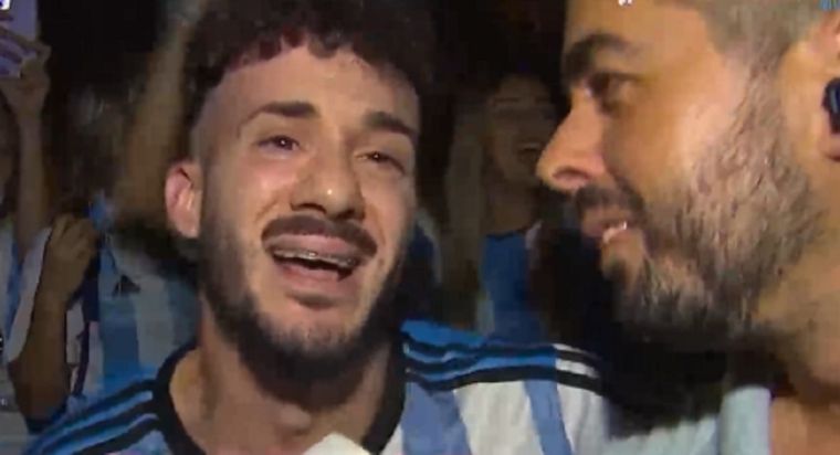 El hincha apuntado por la polémica canción. Foto: Captura