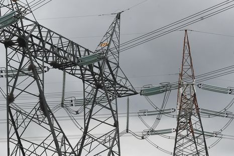 El Gobierno prometió múltiples obras en el sistema eléctrico para evitar cortes de luz, sobre todo de cara al verano. El Gobierno prometió múltiples obras en el sistema eléctrico para evitar cortes de luz, sobre todo de cara al verano.