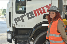 mujeres en construccion: premix sa marca tendencia en el mercado con la primera chofer de mixer de mendoza