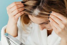 3 consejos para cubrir las canas con un método casero Te dejamos consejos para tapar los cabellos blancos. Foto: Pexels