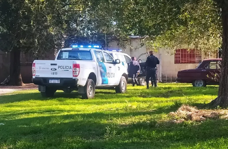 La Policía trabajando en el lugar del hecho Foto: Gentileza Diario El Popular