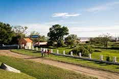 Un refugio natural y lleno de historia: la Isla Martín García, a solo dos horas de Buenos Aires, combina playas tranquilas, senderos, mariposas y vestigios de un pasado que marcó la identidad del país.