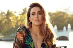 Jacky Bracamontes está disfrutando de sus vacaciones junto a su familia en Hawaii.