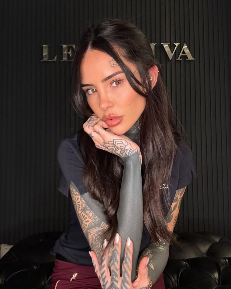 Cande Tinelli vació su armario para sumarse a la moda circular con una selección de Cande Tinelli vació su armario para sumarse a la moda circular con una selección de