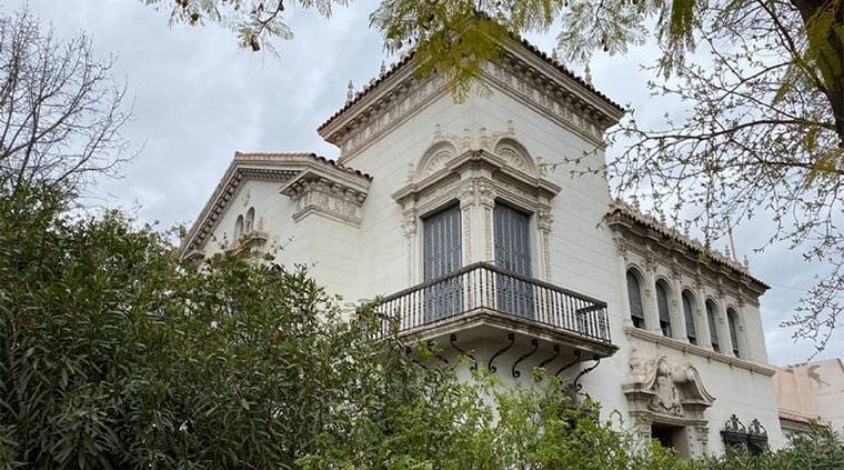 Cada paso por esta calle se convierte en un viaje en el tiempo, donde las fachadas de estas moradas históricas cuentan historias. Foto: MDZ
