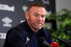 Wayne Rooney eligió entre Messi y Cristiano Ronaldo. Foto: DPA