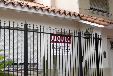 La derogación de la ley de alquileres y la caída del turismo generaron una oferta histórica. La derogación de la ley de alquileres y la caída del turismo generaron una oferta histórica.