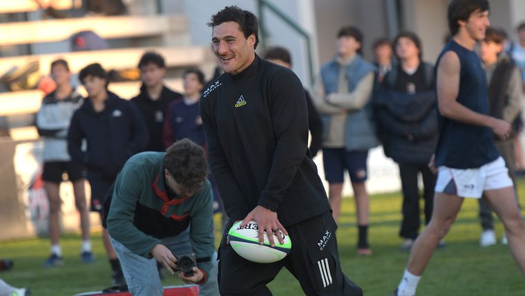 Rodrigo Isgró estuvo en Marista dando una clínica de rugby.