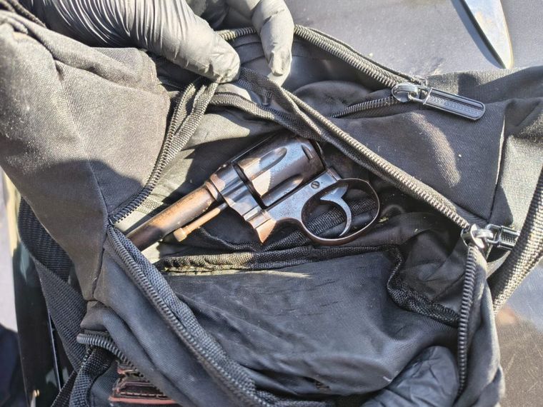 El revólver calibre 38 secuestrado. El revólver calibre 38 secuestrado.