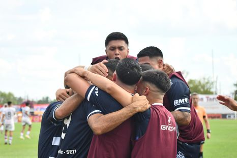Acassuso logró el ascenso tras vencer a Deportivo Armenio. Acassuso logró el ascenso tras vencer a Deportivo Armenio.