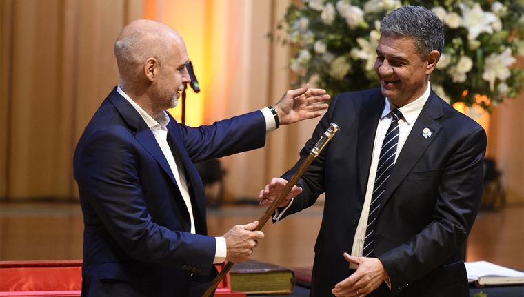 Horacio Rodríguez Larreta le entrega el bastón a Jorge Macri Foto: Juan Mateo Aberastain/MDZ