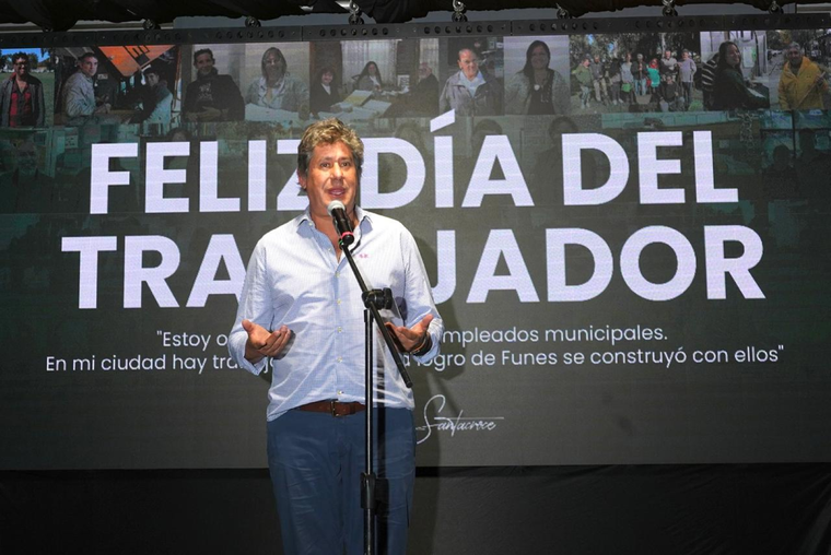 Roly Santacroce, intendente de Funes, pidió licencia para ir al Mundial.&nbsp;