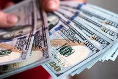 El dólar cierra la semana con el máximo nivel en tres meses, luego de que el Senado aprobara este jueves una serie de leyes que el Gobierno anuncia que vetará.