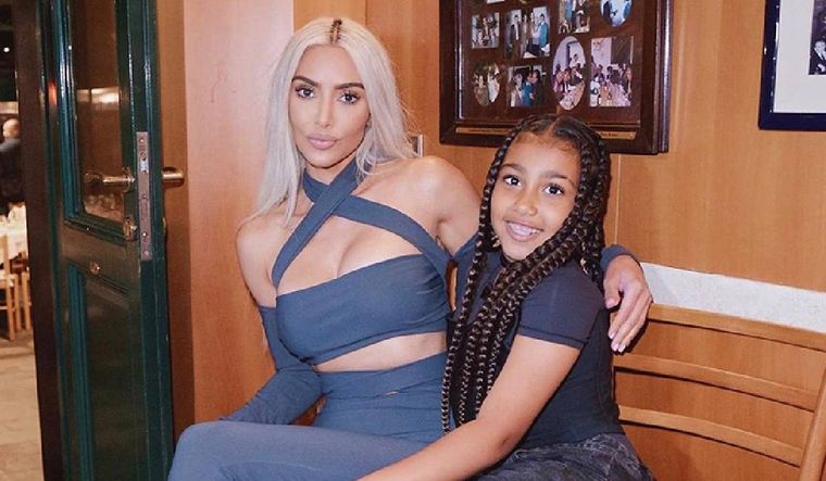 North West, la hija de Kim Kardashian, se vuelve viral y está es la razón Kim Kardashian y North West Foto: Instagram