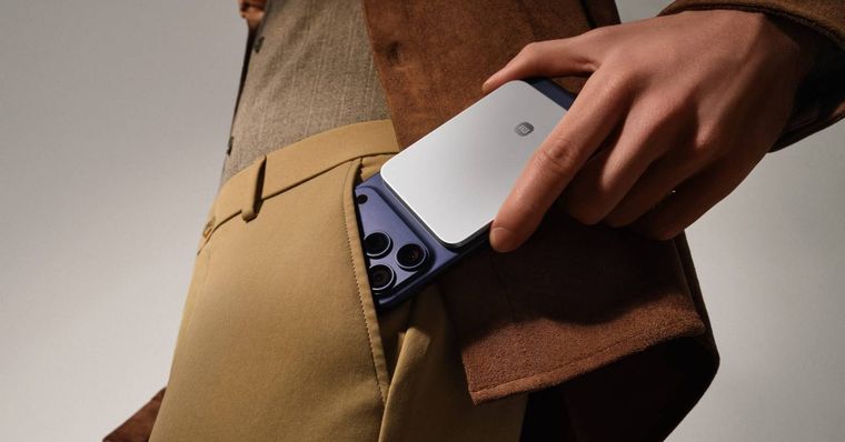 La nueva batería magnética de Xiaomi permite cargar dispositivos de forma inalámbrica con un diseño minimalista. La nueva batería magnética de Xiaomi permite cargar dispositivos de forma inalámbrica con un diseño minimalista.
