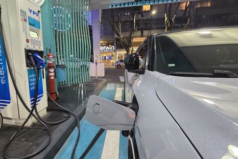 Se instalarían 400 puestos de carga para autos eléctricos en la Ciudad. Se instalarían 400 puestos de carga para autos eléctricos en la Ciudad.
