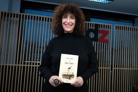 La artista encontró en la escritura una forma de expresar todo lo que había guardado toda la vida. La artista encontró en la escritura una forma de expresar todo lo que había guardado toda la vida.