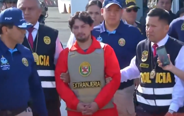 Así trasladaban a Matías Ozorio, mano derecha de “Pequeño J”.&nbsp;