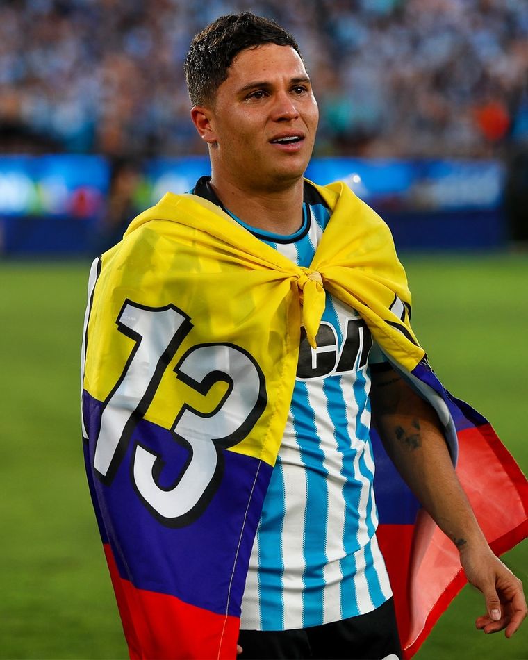 El colombiano Juanfer Quintero volverá a jugar en su país para estar cerca de su esposa. Foto: @RacingClub