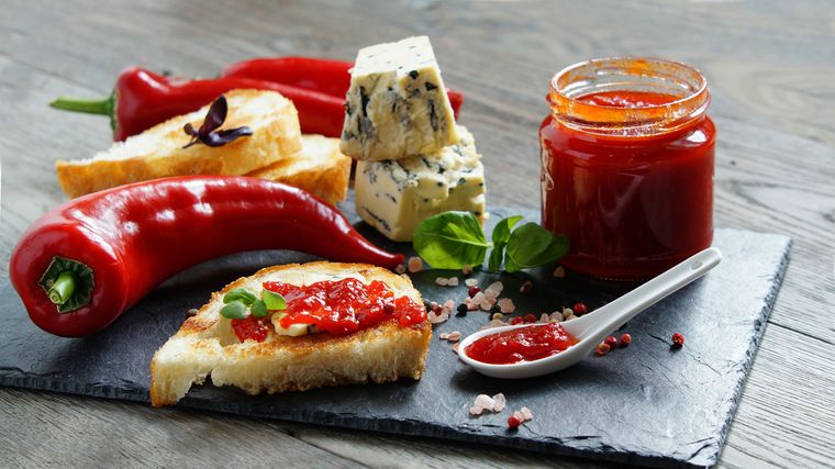 Receta de mermelada de pimiento rojo casera y fácil.