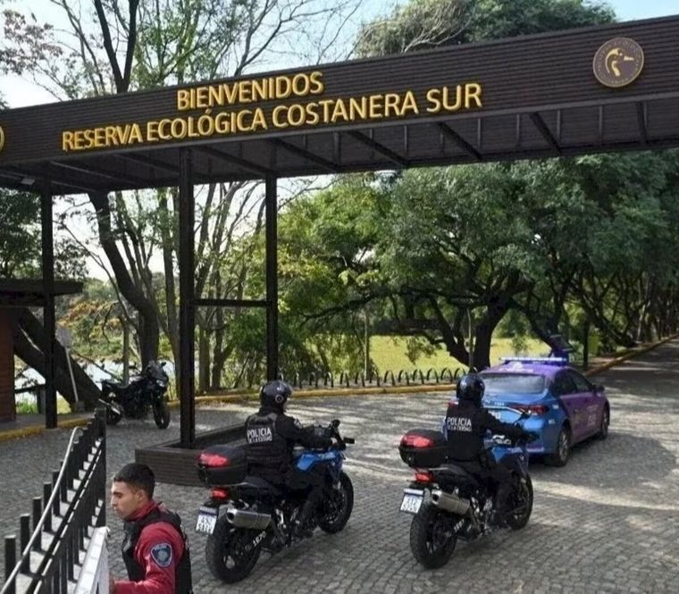 Parte del operativo para dar con el presunto abusador Foto: NA