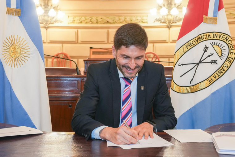 Maximiliano Pullaro alcanzó una victoria política y podrá ser reelecto gobernador. 