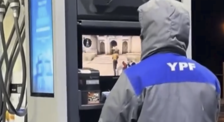 Un playero anónimo se hizo viral en redes sociales. Foto: Archivo