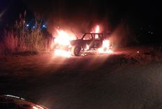 El auto fue encontrado en un descampado