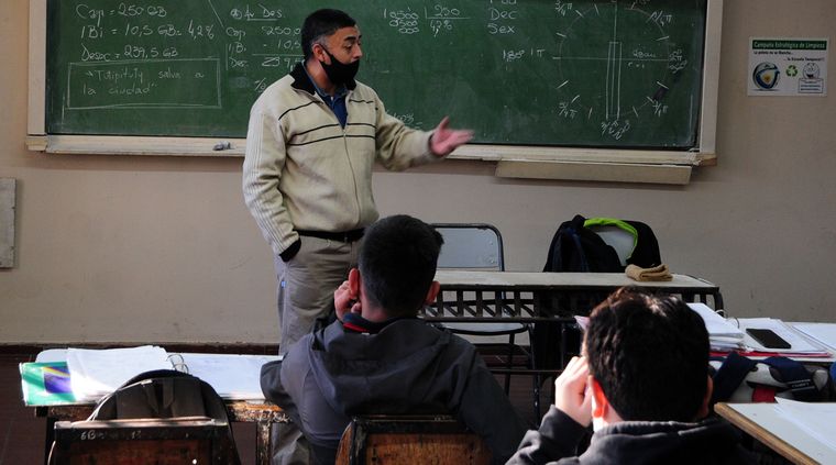El Gobierno busca una vacunación casi total entre la comunidad educativa para el inicio de clases Foto: ALF PONCE MERCADO / MDZ