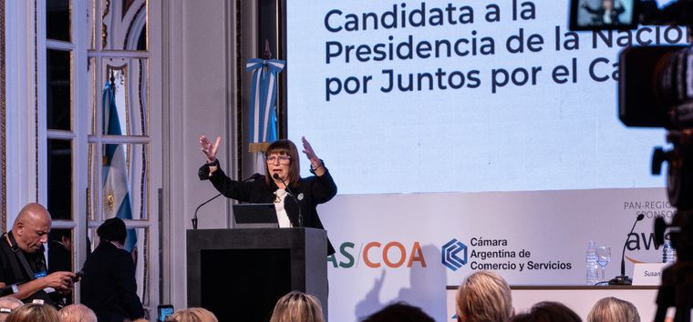 Bullrich reúne a sus economistas para mostrar una agenda alternativa a la dolarización de Milei. Foto: Analía Melnik/MDZ