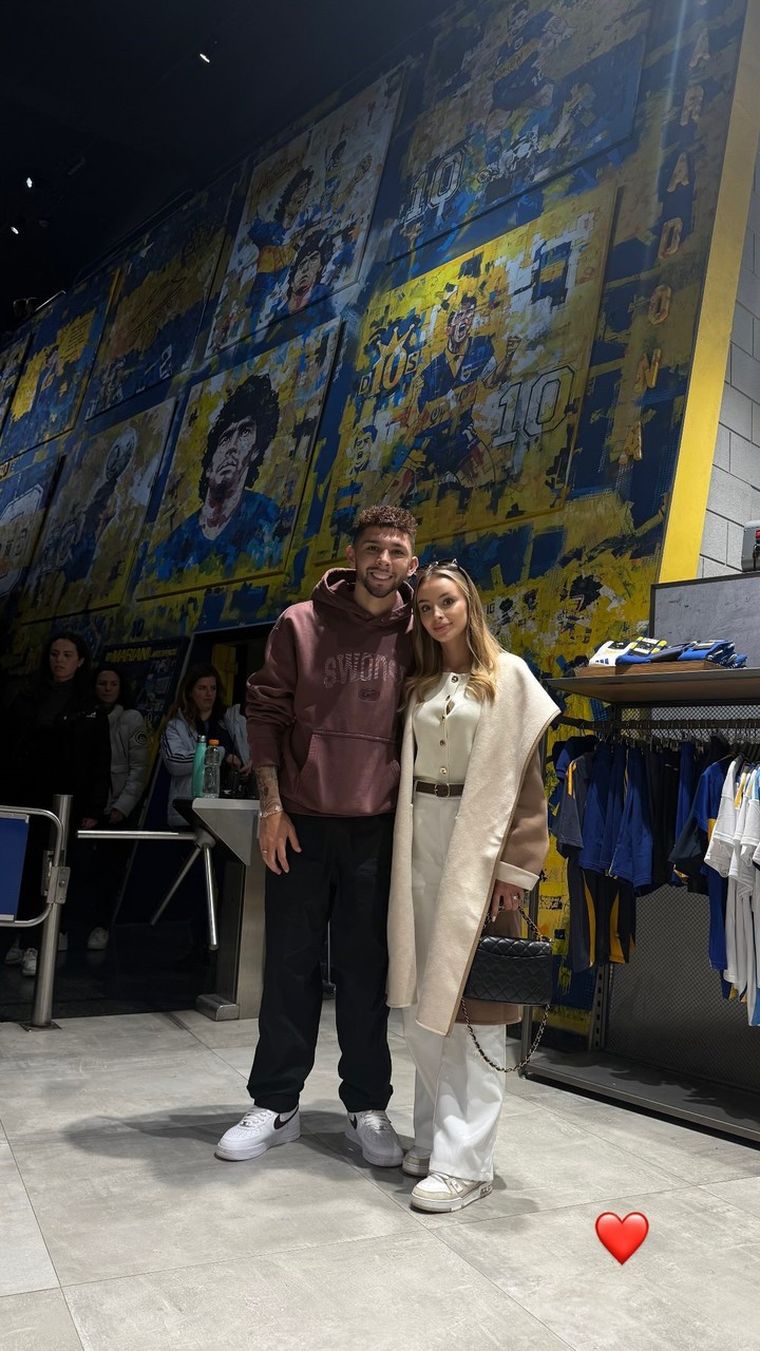 Julio Enciso y su pareja, Melissa Cardona, compartieron una foto en la Bombonera. Julio Enciso y su pareja, Melissa Cardona, compartieron una foto en la Bombonera.