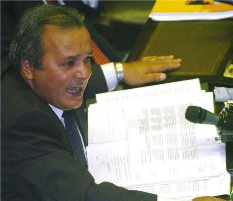 El candidato a diputado tenía una gran experiencia en la política.