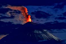 Península de Kamchatka: foto del Instituto de Vulcanología de la Academia Rusa de Ciencias, muestra el volcán Klyuchevskoy. Foto Efe