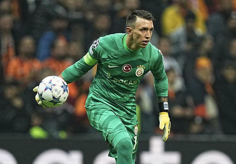 Fernando Muslera jugará en Estudiantes. Fernando Muslera jugará en Estudiantes.