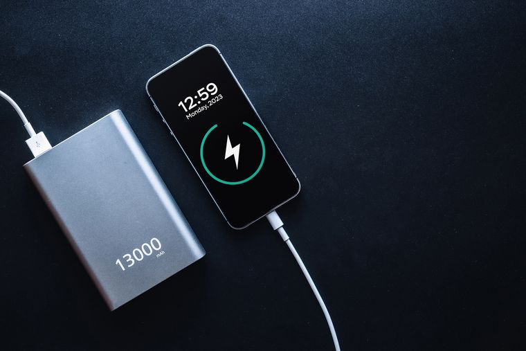 La OCU indica que la vida útil media de una batería es de cinco años. La OCU indica que la vida útil media de una batería es de cinco años.