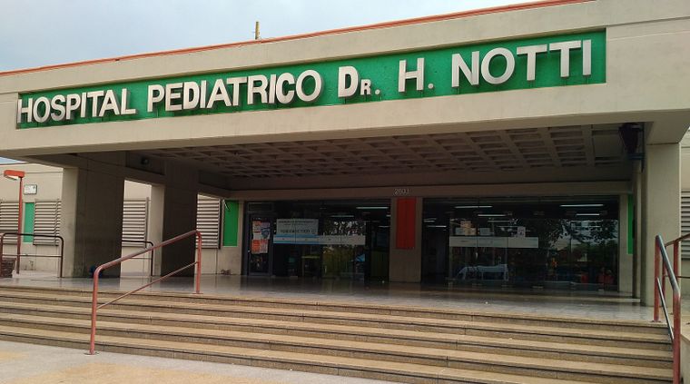 La niña fue derivada al Hospital Notti, donde permanece bajo observación médica. Foto: ALF PONCE MERCADO / MDZ