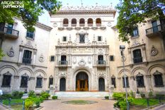 Cultura. El Ministerio de Cultura de la Provincia premia cada categría literaria en el certamen Vendimia. Foto: Argentina Patrimonial