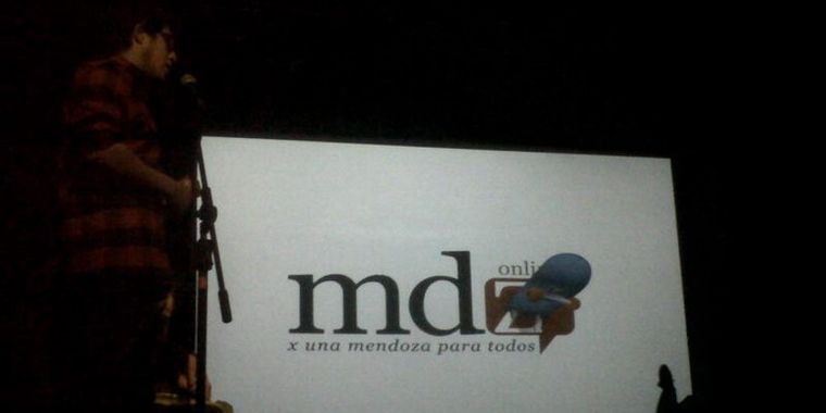 Rodrigo Sevilla, de Rockandboard, presenta su sitio y recuerda su paso por aquí. Foto: MDZ