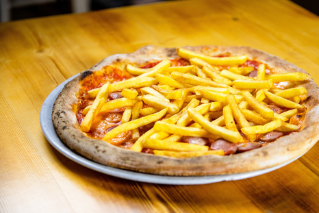 Esta pizza con papas fritas pasará a formar parte de las recetas que más te harán lucir Esta pizza con papas fritas pasará a formar parte de las recetas que más te harán lucir