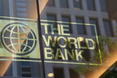 el banco mundial le da la peor noticia al gobierno argentino