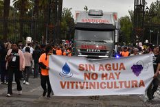 Este año el reclamo por el agua se hizo sentire en las calles de Mendoza. Foto: Marianela Mena/MDZ