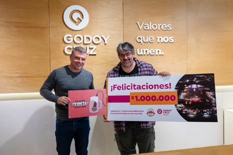 El intendente Diego Costarelli presentó el afiche oficial de la Fiesta Provincial de la Cerveza 2025. El intendente Diego Costarelli presentó el afiche oficial de la Fiesta Provincial de la Cerveza 2025.