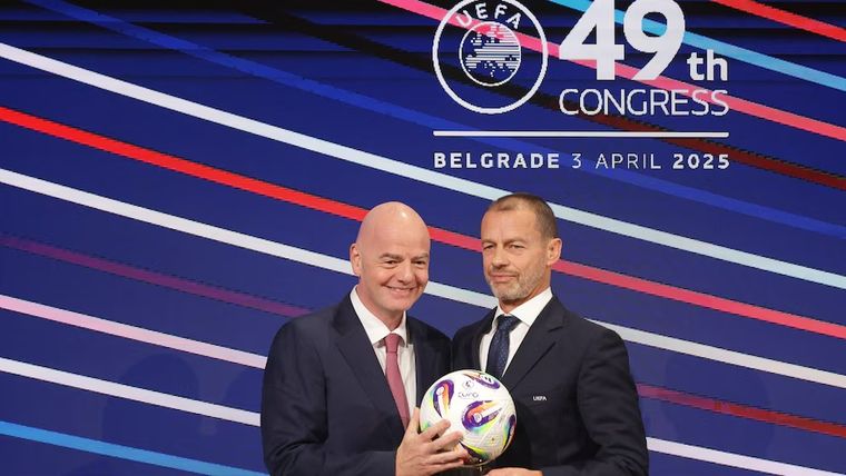 Infantino, presidente de la FIFA, quiere vender a capitales privados el 20% de los derechos del Mundial para aumentar los premios del Mundial y UEFA se opone.&nbsp;&nbsp;