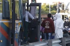 Un micro llevó extranjeros desde Mendoza a Buenos Aires y un control en Buenos Aires encendió las alarmas Un micro llevó extranjeros desde Mendoza a Buenos Aires y un control en Buenos Aires encendió las alarmas