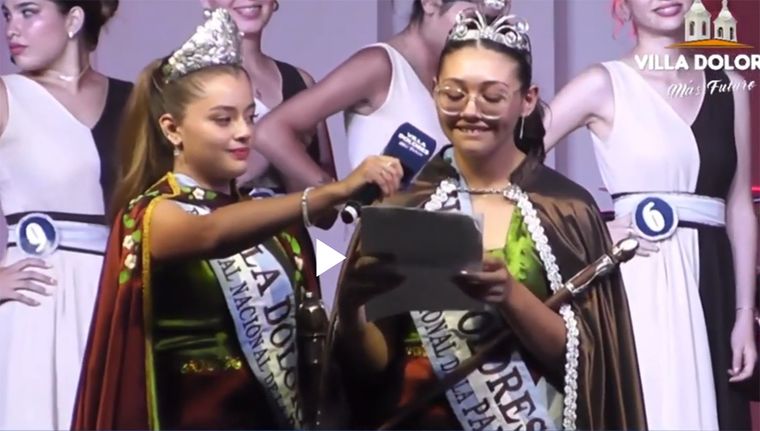 Villa Dolores convulsionó por el discurso de denuncia de una reina. Dejá tu opinión votando al final de la nota. Foto: captura de pantalla