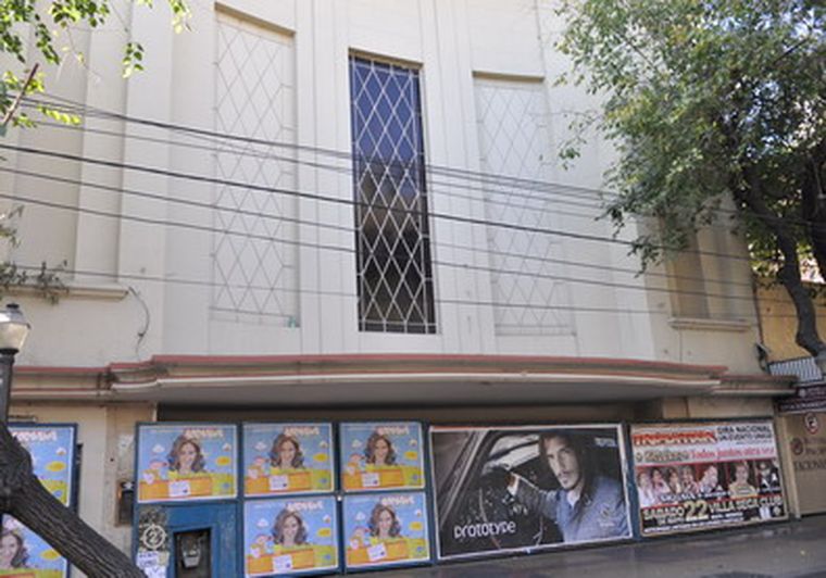 ¿Se derrumba el teatro o hay un negocio detrás? Foto: Pachy Reynoso / MDZ