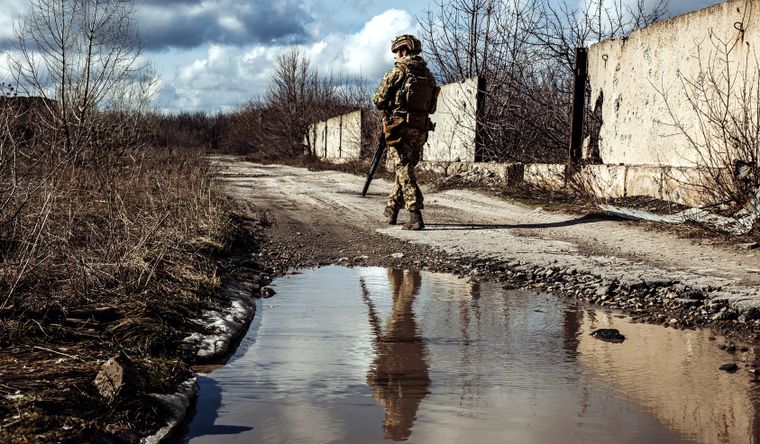 Las tropas de Ucrania resisten los embates de la poderosa Rusia. Foto Dpa